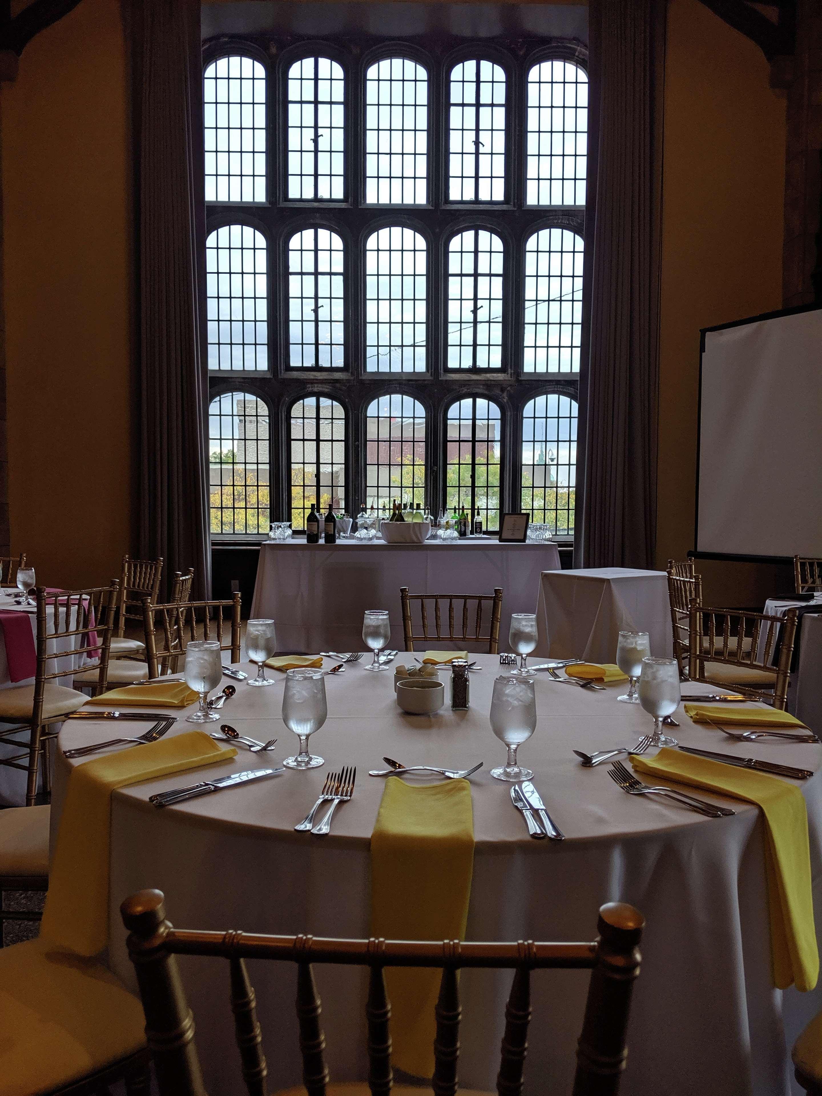 The Tudor Arms Hotel Cleveland - A Doubletree By Hilton מראה חיצוני תמונה